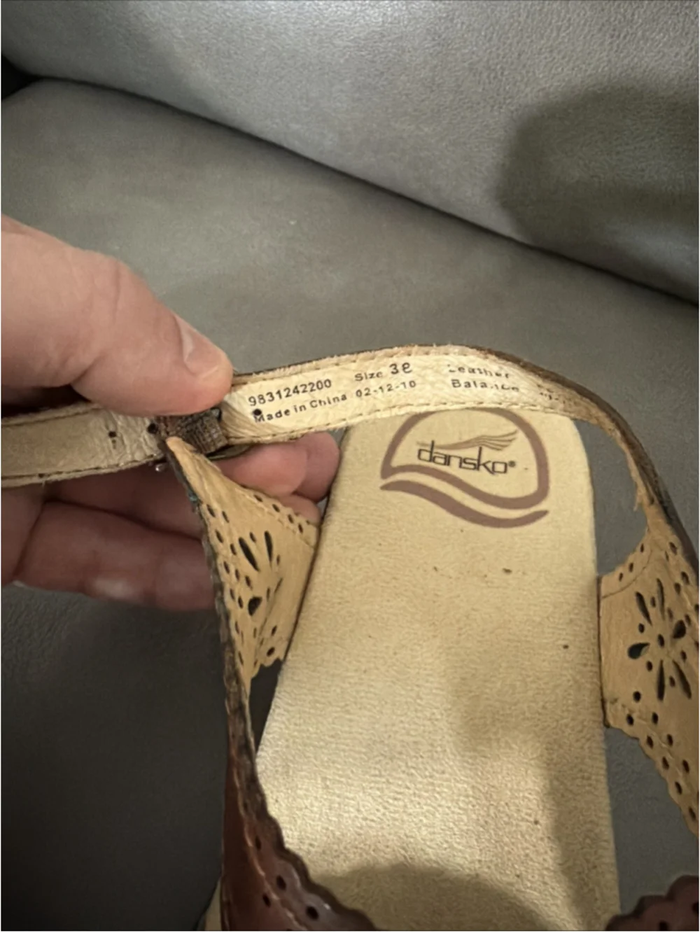 WOMEN’S DANSKO CLOG SANDALS SHOES SIZE 38 EU BROWN BEIGE STRAP ON WEDGES - Picture 9 of 9